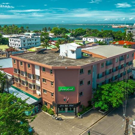 Java Hotel Toamasina Dış mekan fotoğraf
