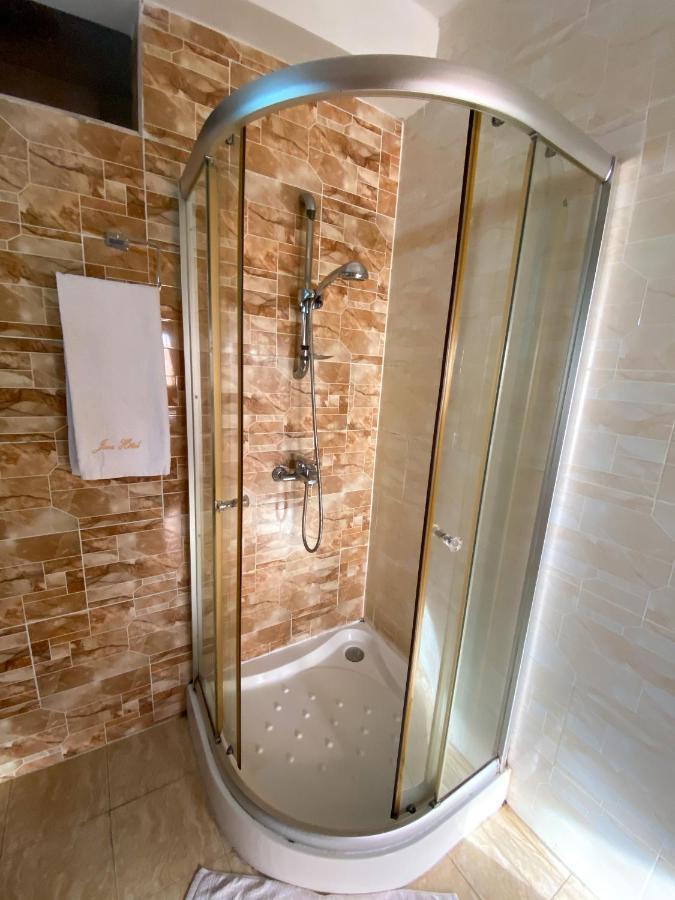 Java Hotel Toamasina Dış mekan fotoğraf